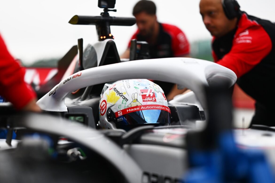 Grosjean recebeu uma visita inesperada durante seu teste com a Haas em Mugello.