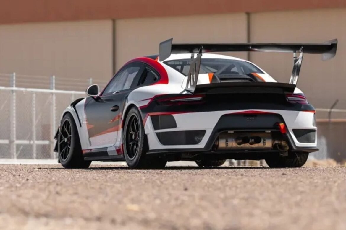 Porsche 911 GT2 RS Clubsport de Max Verstappen vai a leilão por R$ 650.000