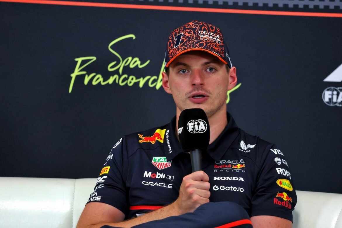 Verstappen recorda a disputa pelo campeonato em 2021 contra Hamilton.