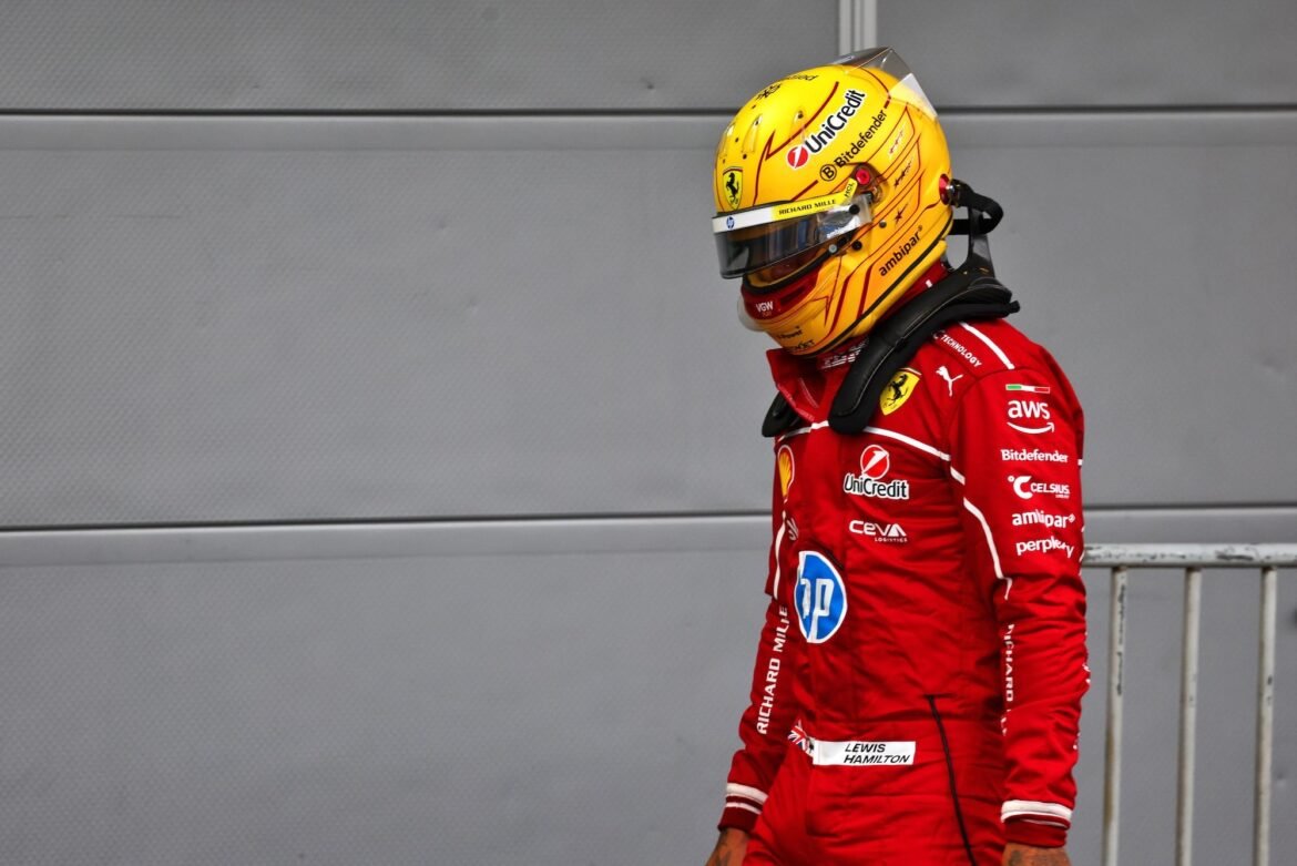 Villeneuve elogia Hamilton por desobedecer à ordem da Ferrari em Baku.