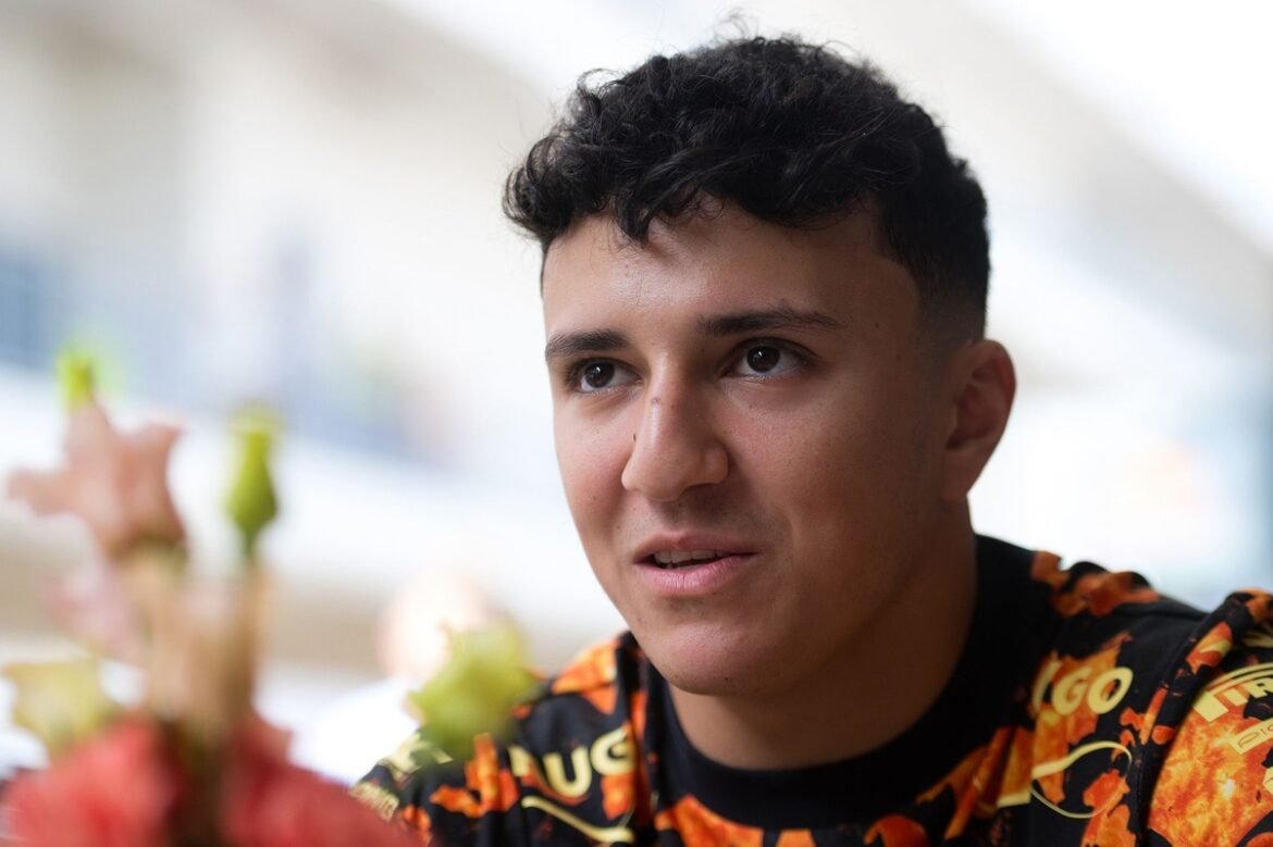 Acidente de Isack Hadjar provoca bandeira vermelha antecipada na classificação do GP dos EUA em Austin