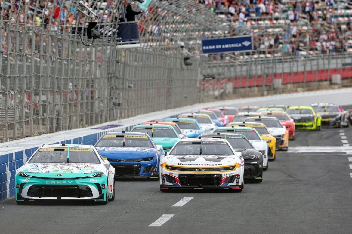 Estrelas da NASCAR Cup opinam e discutem as classificações dos pilotos para o jogo NASCAR 25 em português brasileiro.