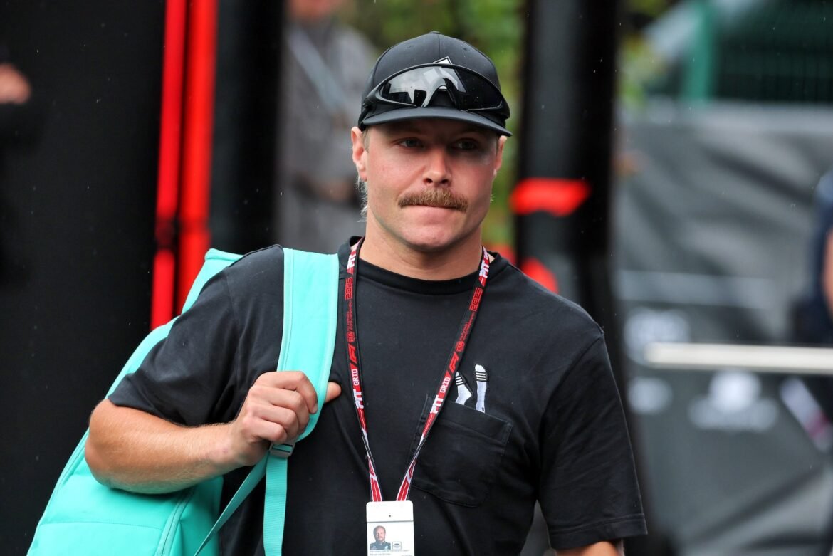 F1: Bottas comenta sobre o começo da parceria com a Cadillac e afirma: "A Mercedes tem me dado apoio"