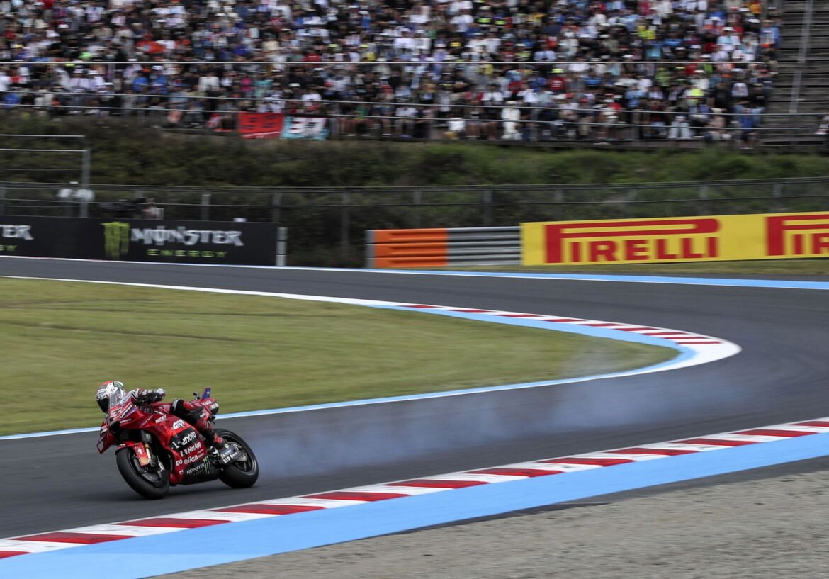 Francesco Bagnaia utilizou motor MotoGP fumegante de Motegi em Mandalika