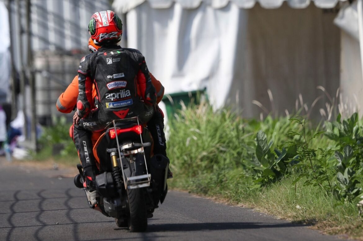 Marco Bezzecchi ainda sente "muita dor" ao explicar a queda de Marc Marquez.