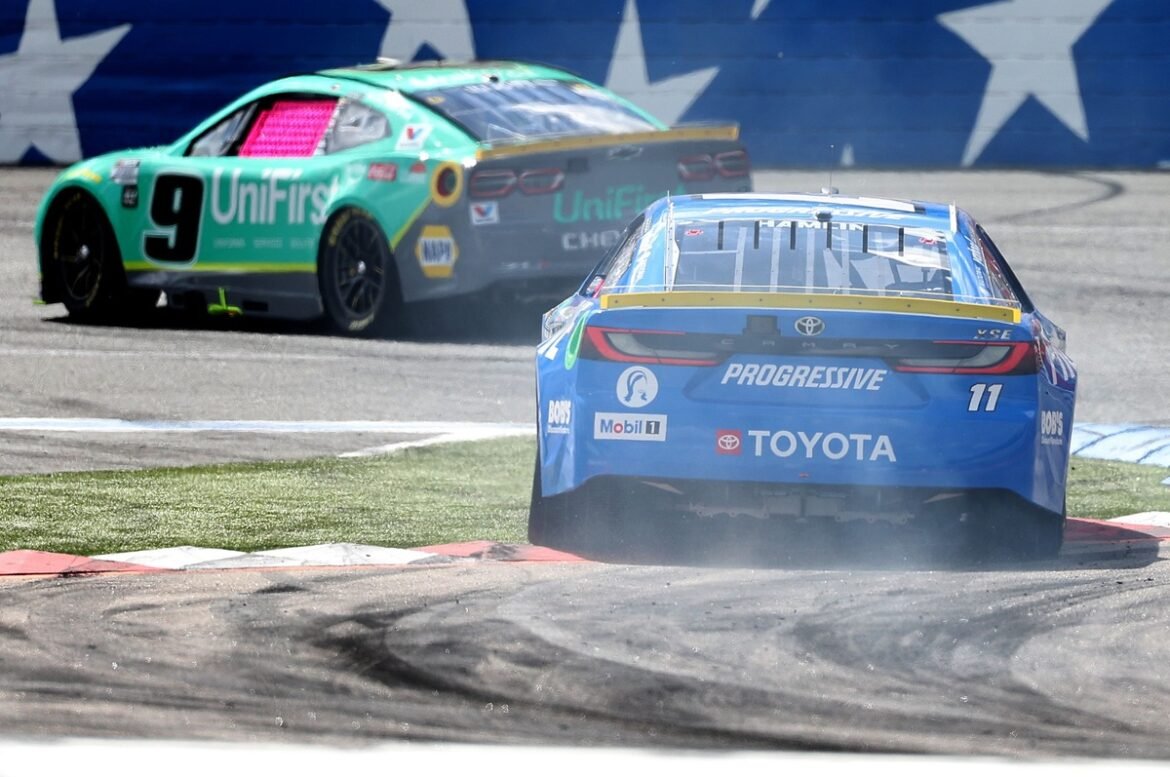 Motoristas enfrentam condições traiçoeiras no 'ringue de gelo' do Charlotte Roval