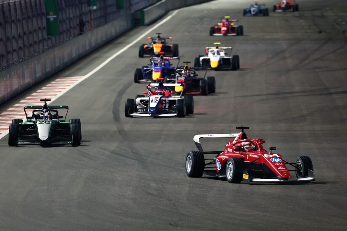 Aston Martin divulga piloto alemão de 17 anos para a campanha da F1 Academy em 2026