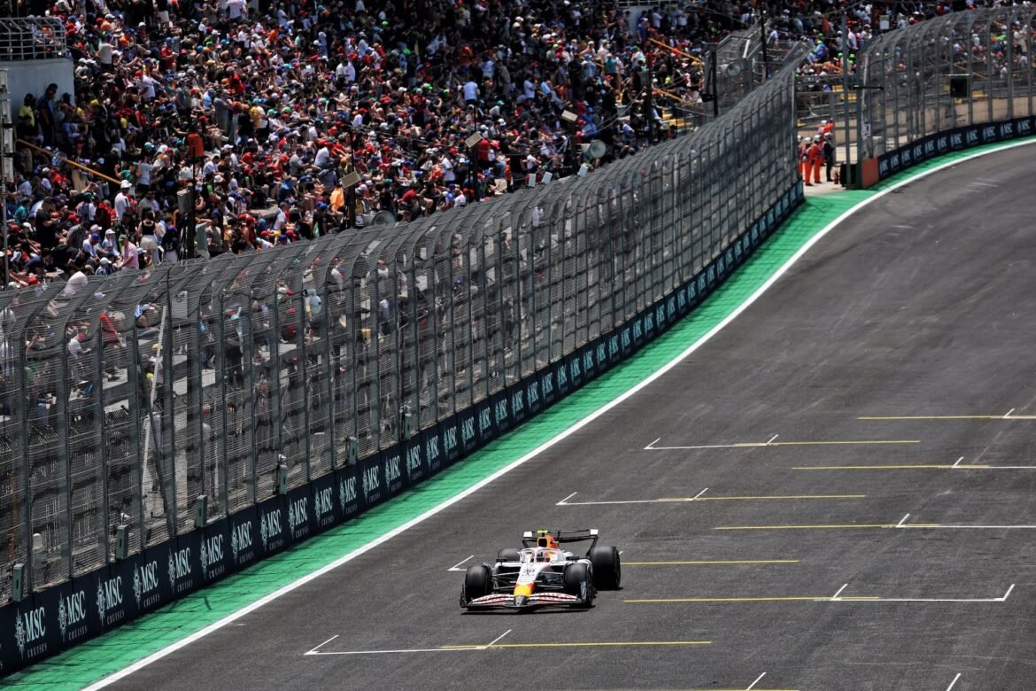 Hadjar se destaca em Interlagos e coloca os Racing Bulls entre os 10 primeiros na Corrida Sprint.