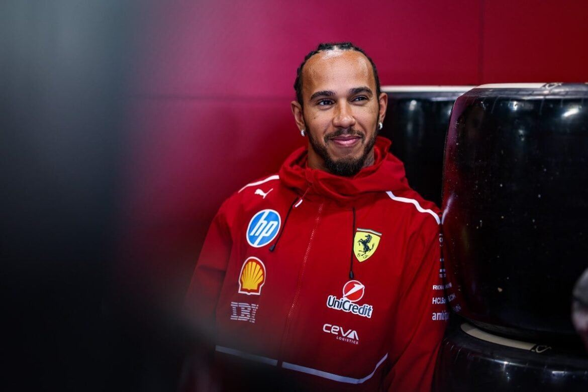 Hamilton mantém fé na Ferrari após mais um obstáculo