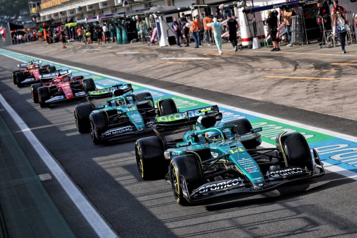 Haverá ultrapassagens? Alonso permanece cético em relação às regras da F1 2026.