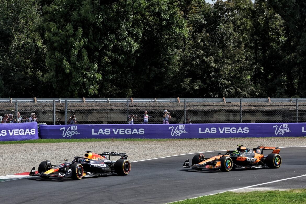Instabilidade da McLaren abre oportunidades para Verstappen na corrida pelo título.