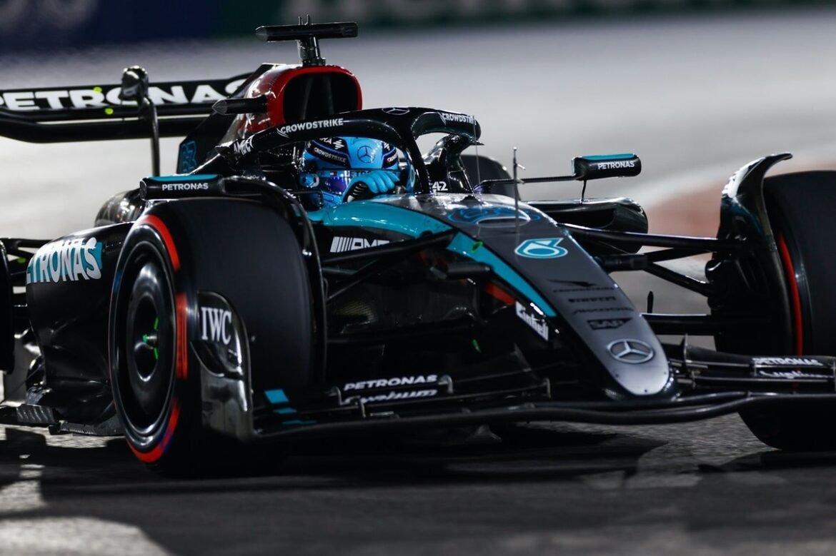 Mercedes apresenta nova coleção F1 Las Vegas em parceria com a Adidas enquanto George Russell realiza sua 150ª corrida.