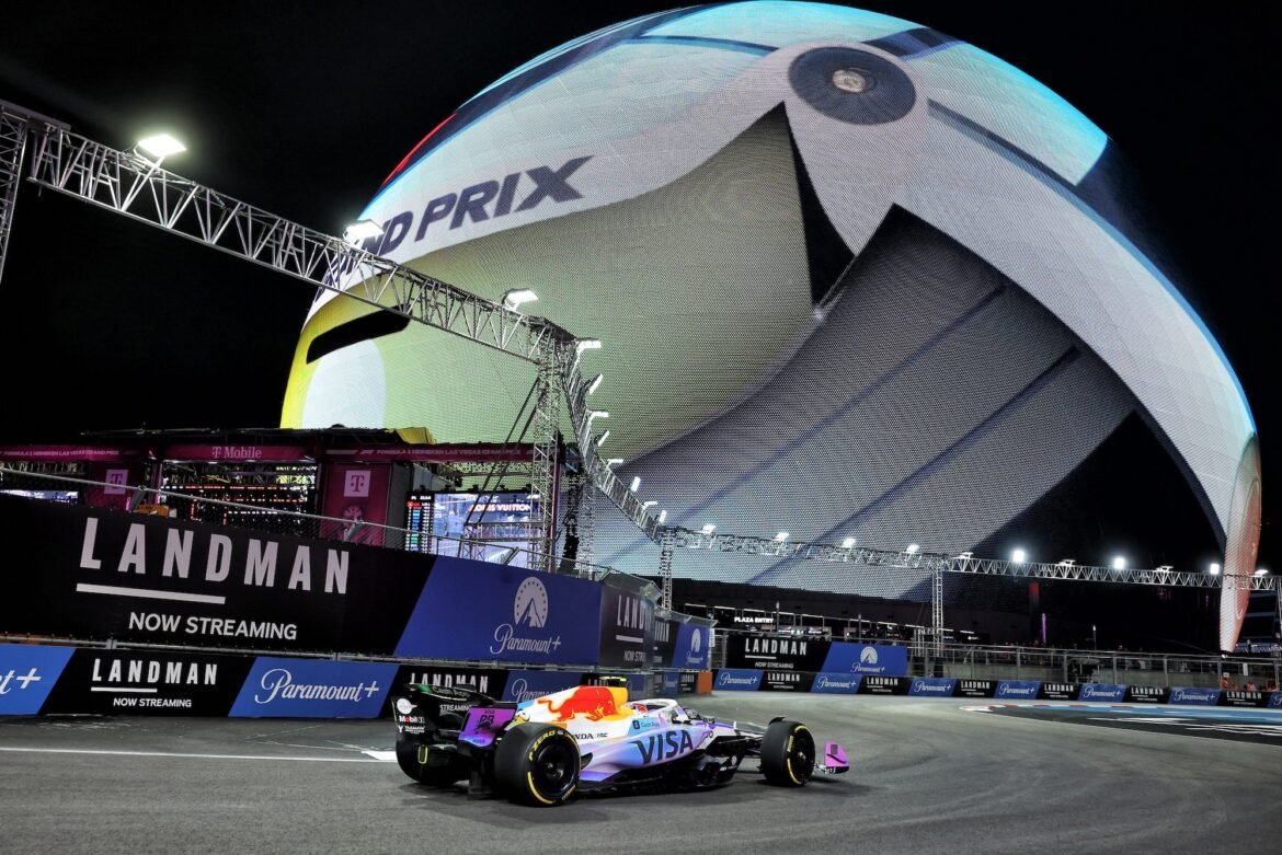 Racing Bulls começa o fim de semana em Las Vegas com uma abordagem promissora e cuidadosa.