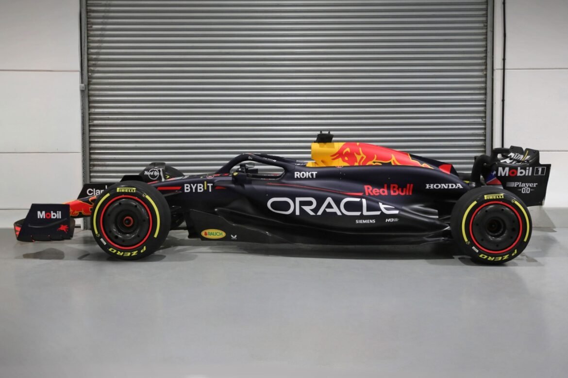Réplique "monstruosa" do RB20 de Max Verstappen agora disponível ao público