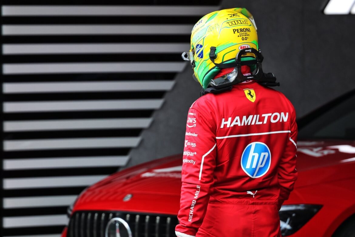 Valsecchi critica Hamilton e destaca Leclerc como a única certeza na Ferrari.