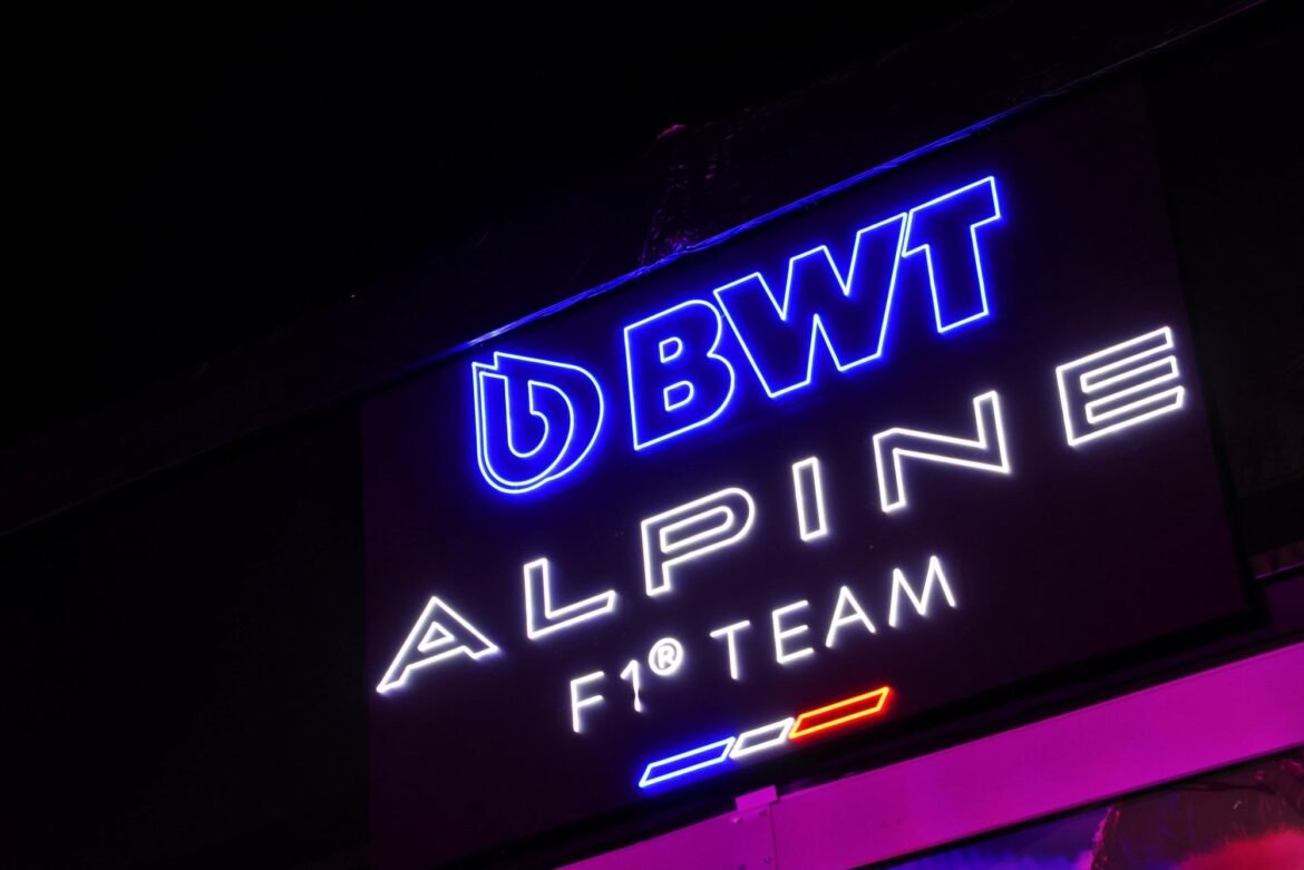 Alpine anuncia o lançamento da temporada 2026 para janeiro em Barcelona.