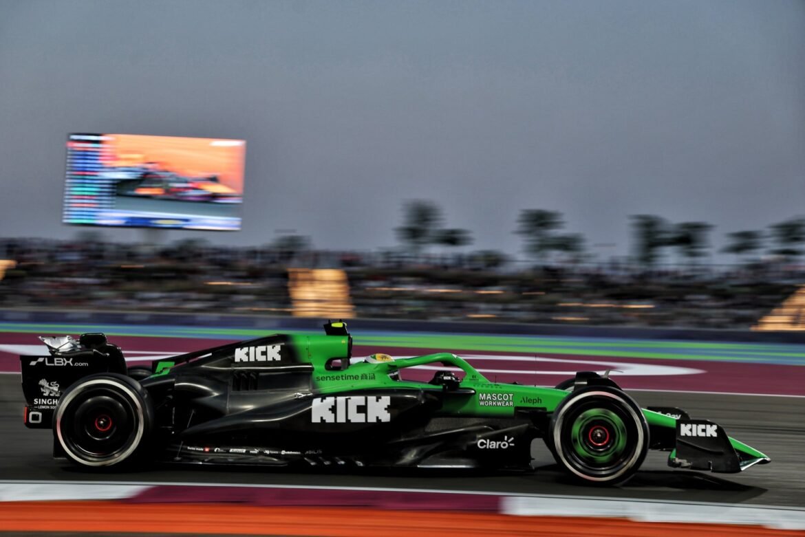 Bortoleto espera estar "na disputa pelo top-10" no GP de Abu Dhabi.