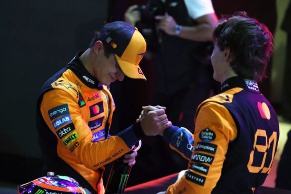 Carro da McLaren não corrido de F1 de 2026 é vendido por R$ 11,4 milhões em leilão.