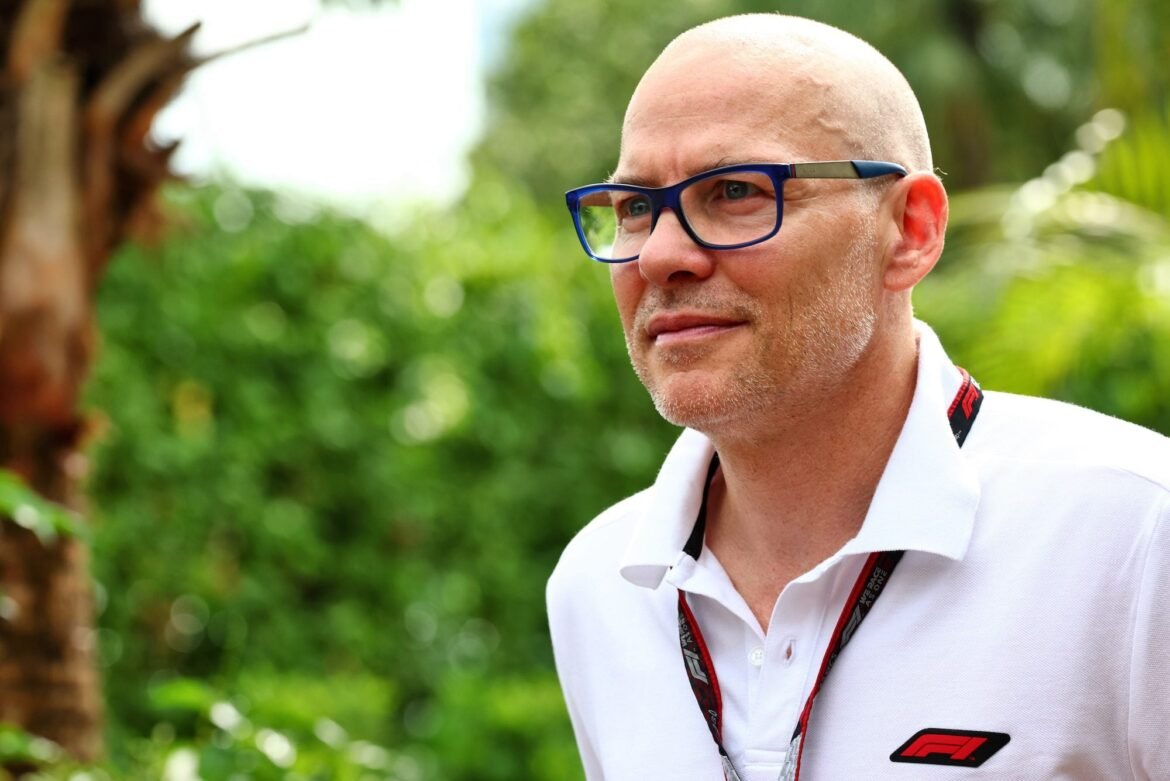 "Lewis se adaptou aos anos tranquilos na Mercedes", declarou Villeneuve.