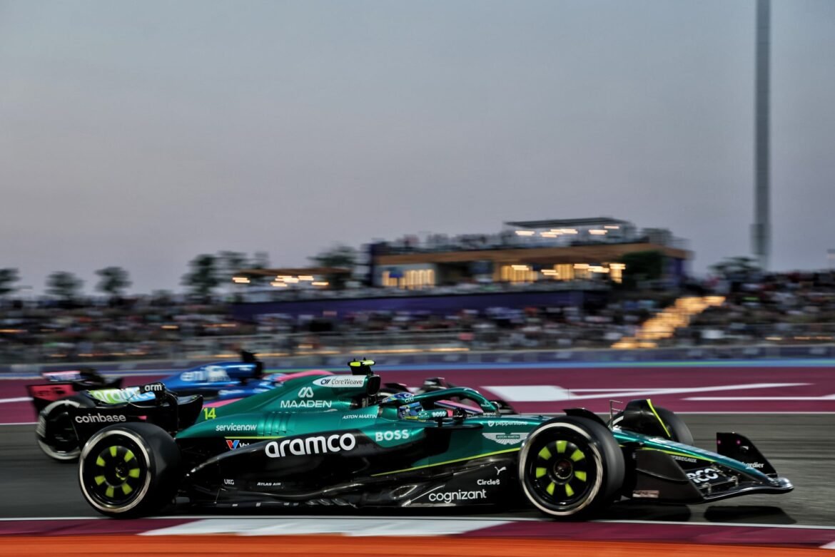 Ritmo tranquilo de Alonso evitou um desastre maior para a McLaren no Catar.