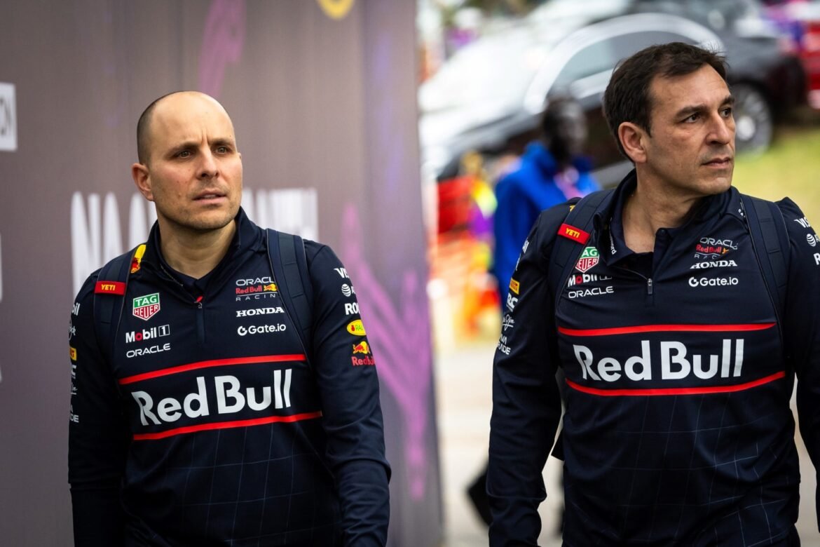 Verstappen comenta sobre o desafio pessoal enfrentado pelo engenheiro Lambiase em 2025.