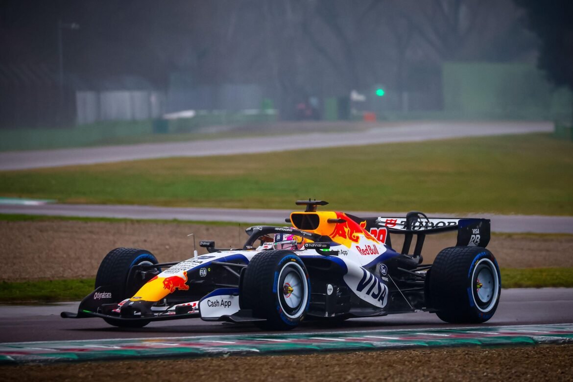 Todas as imagens do shakedown da F1 2026 enquanto as equipes apresentam seus novos carros antes da temporada.