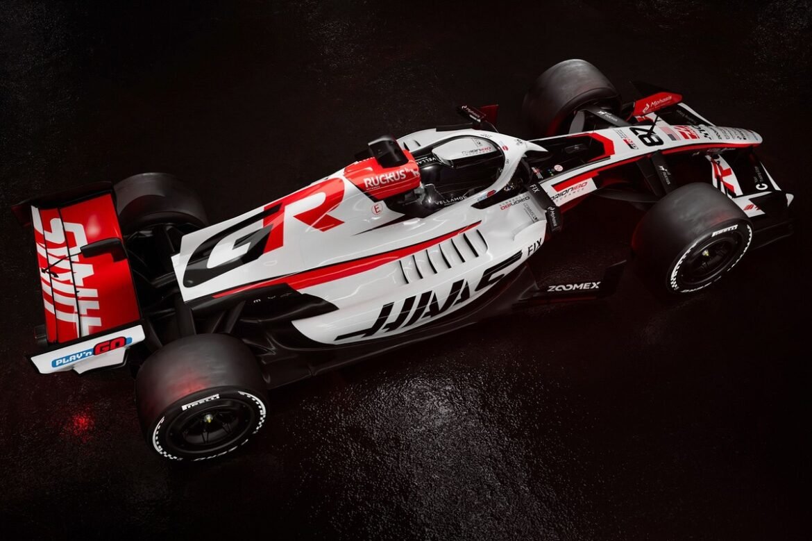 A primeira pintura da equipe Haas F1 com Toyota gera opiniões divergentes entre os fãs à medida que o carro de 2026 é revelado.