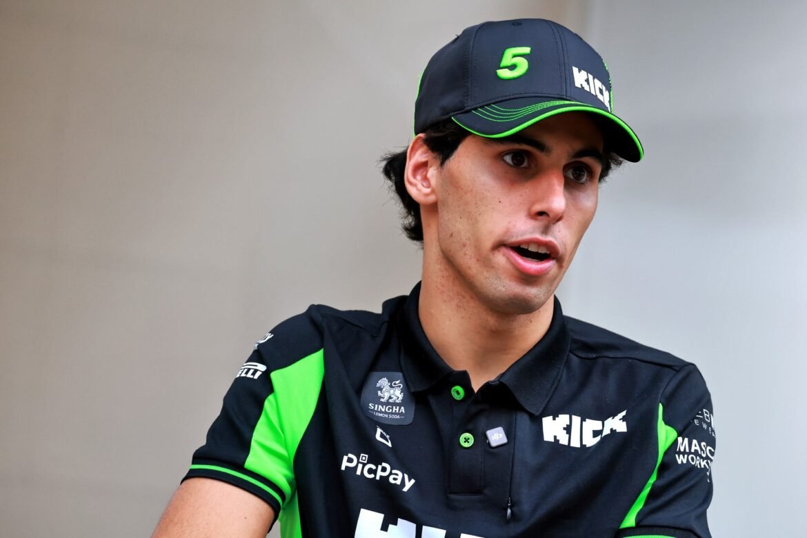 Audi leva o R26 para a pista e Hulkenberg e Bortoleto comentam