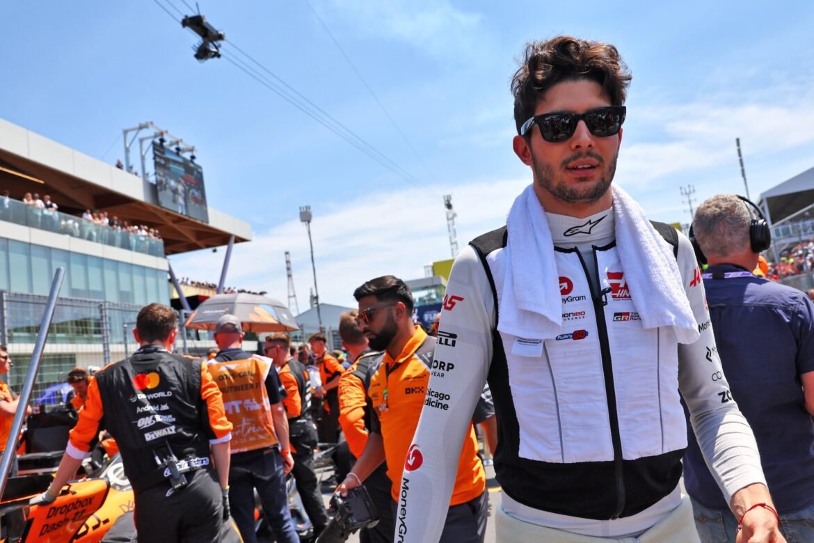 F1: Ocon compartilha suas impressões após usar o simulador do carro de 2026: "Estilo único de pilotagem"