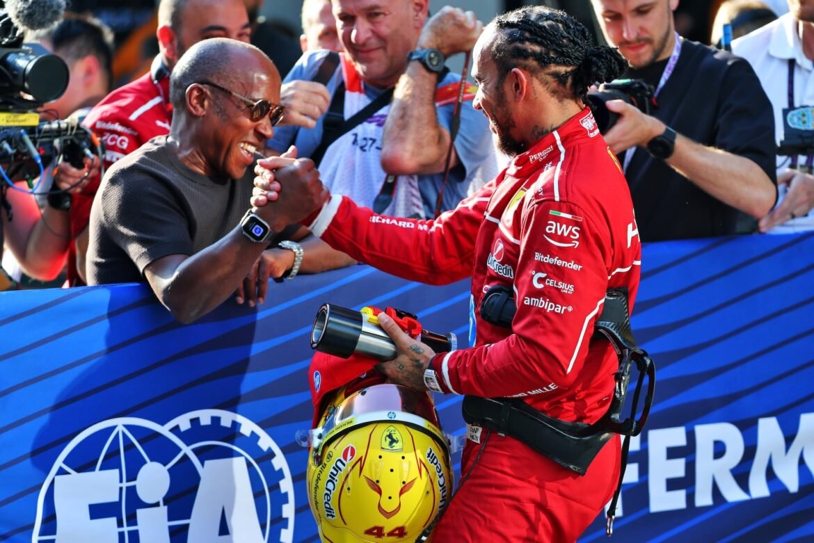 Hamilton é destacado como o piloto de F1 mais bem remunerado de 2025 em uma lista de atletas.