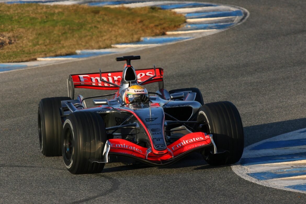 Hamilton quase competiu pela Sauber antes de se juntar à McLaren.