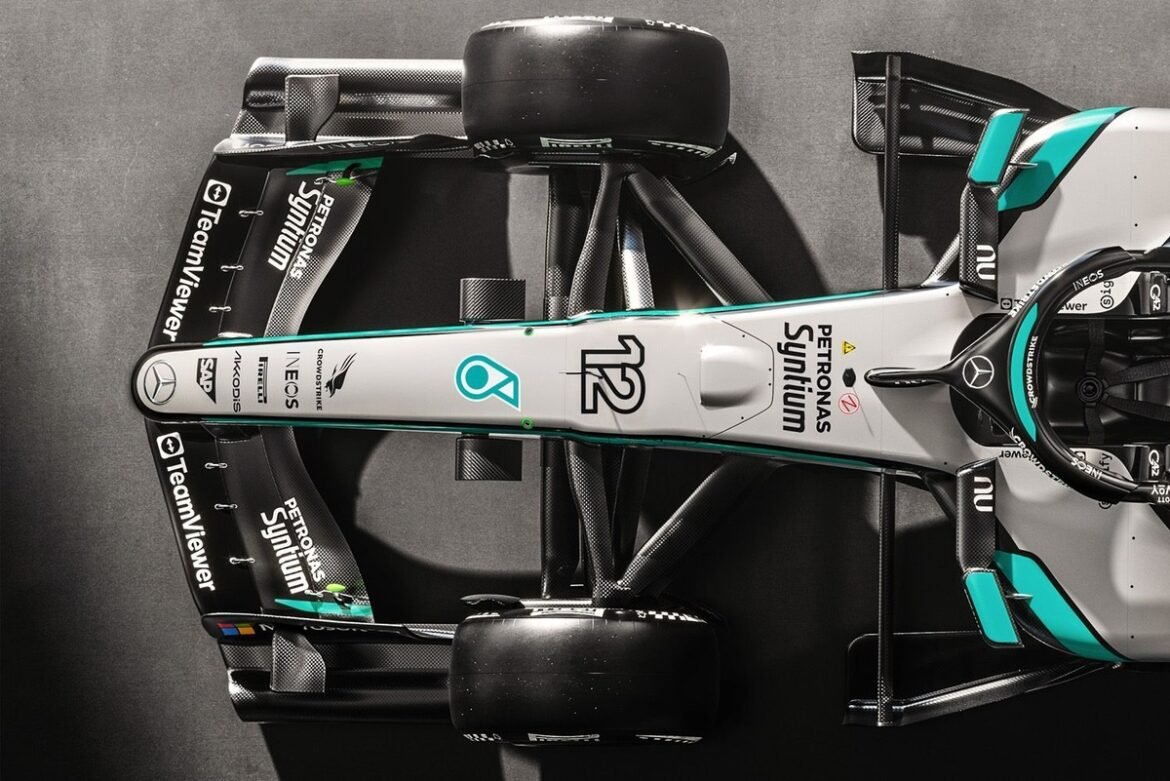 Mercedes testa seu carro de F1 de 2026 em Silverstone após lançamento.