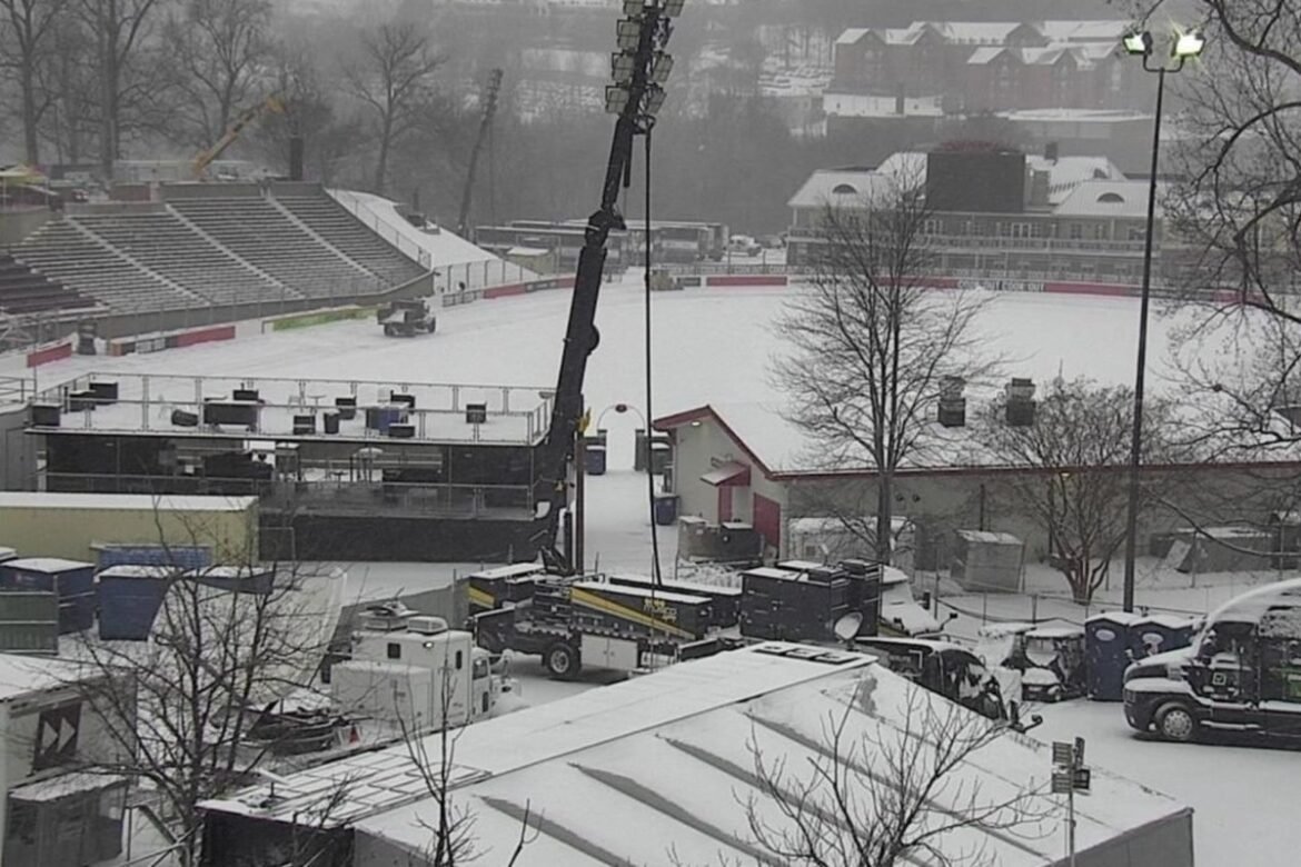 NASCAR adia Clash em Bowman Gray para segunda-feira devido à neve.