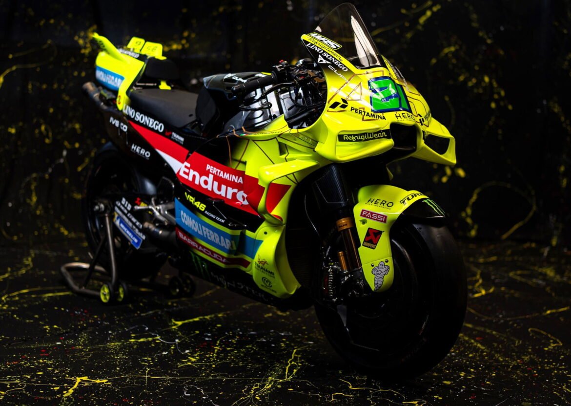 PRIMEIRA OLHADA: VR46 revela a nova pintura "agressiva" para a MotoGP 2026 'Preto e Claro'