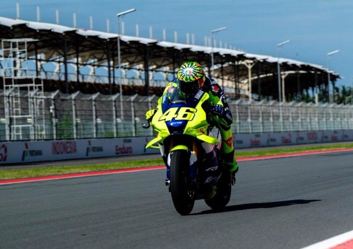 Valentino Rossi faz sua esperada estreia em Mandalika.