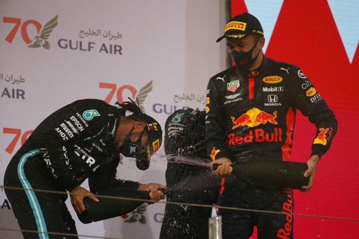 Albon considera Hamilton como um candidato à disputa pelo título de 2026.