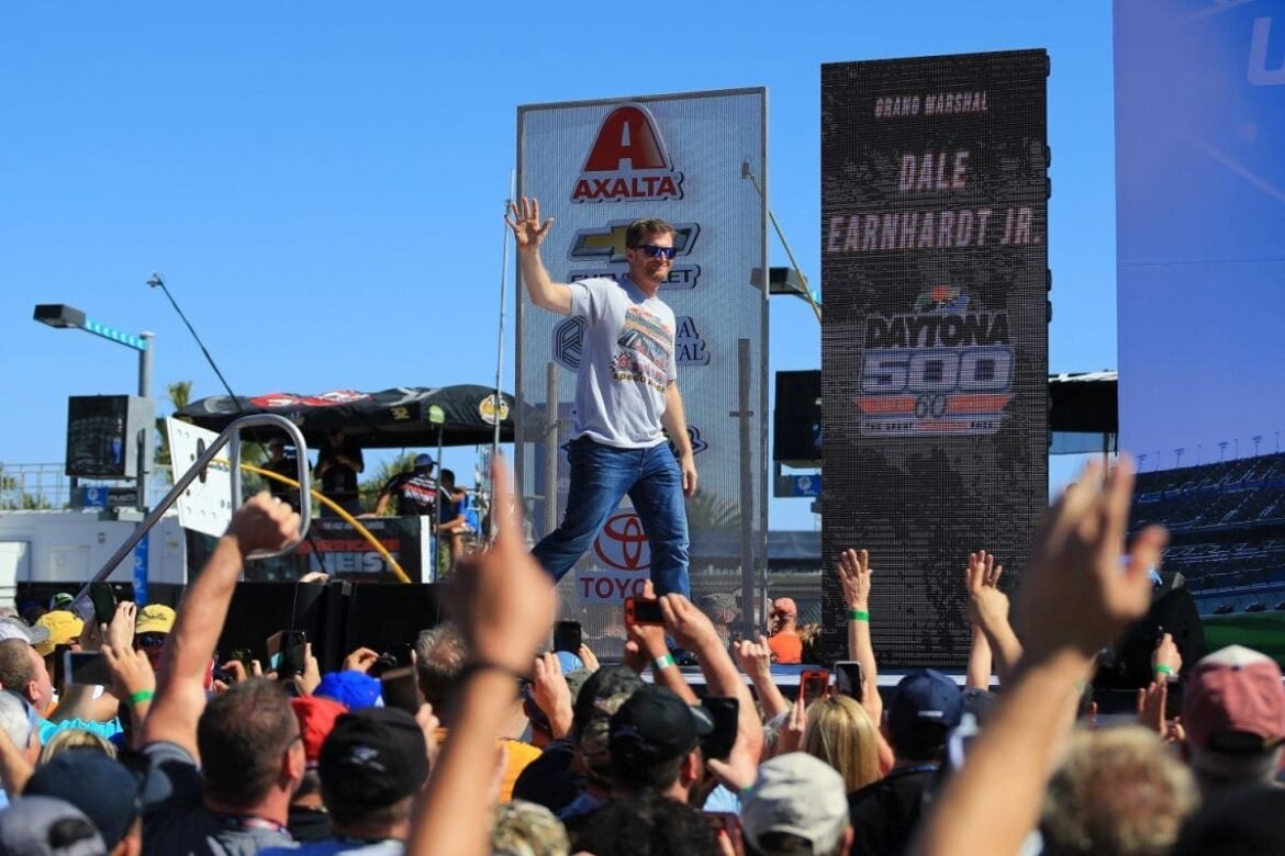 Earnhardt Jr. afirma que o progresso da NASCAR oferece "mais oportunidades para pilotos da F1 serem bem-sucedidos"