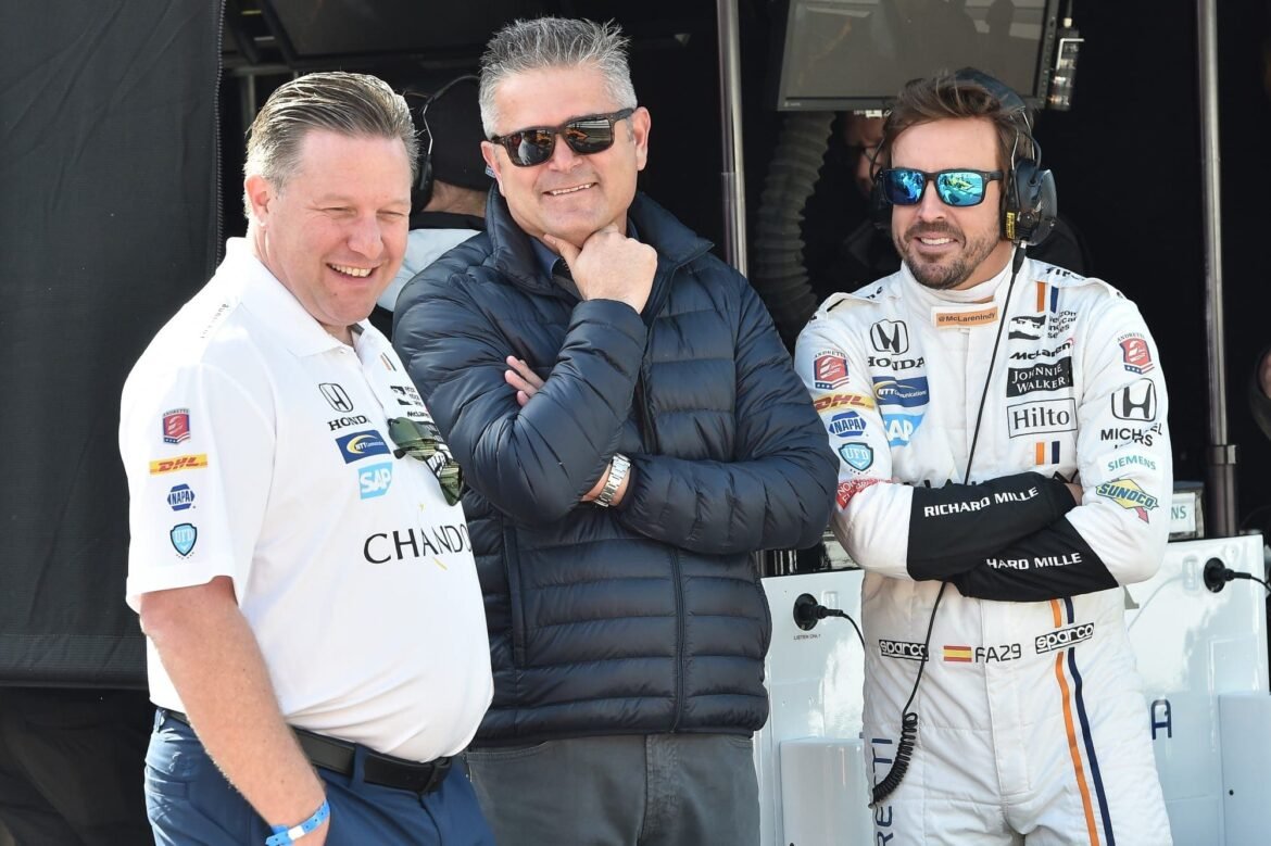 McLaren retoma o interesse em Alonso para a corrida de Indianápolis.