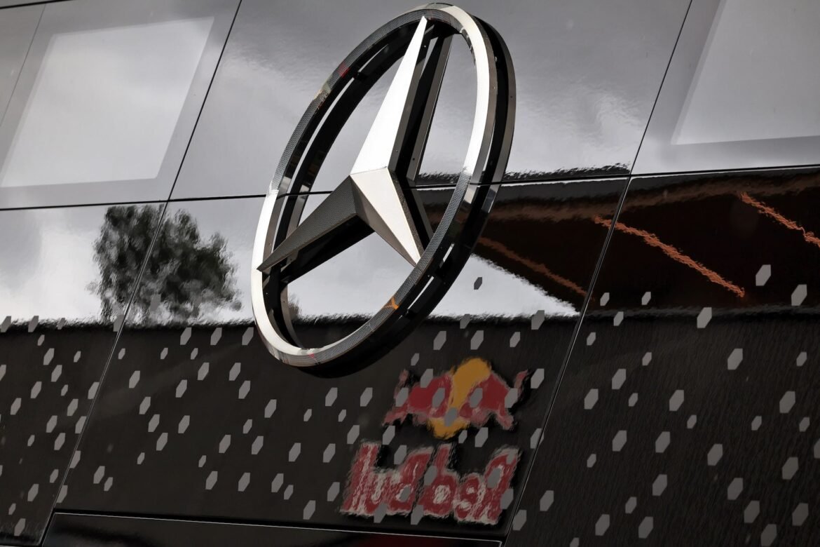 Mercedes contrata Theo Pourchaire como piloto de testes no Brasil.