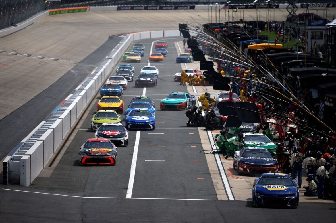 O formato da Corrida All Star da NASCAR em Dover exige uma calculadora.