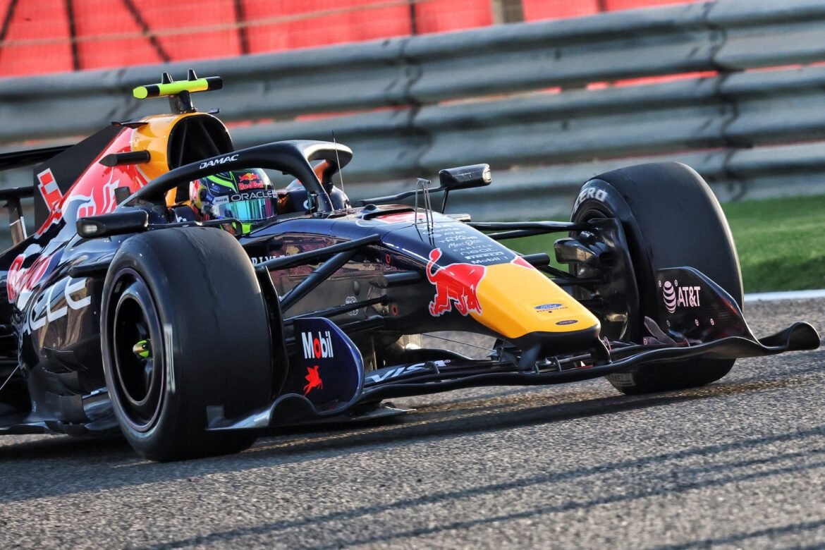 "Totalmente alinhado com a equipe", declara Mekies sobre Hadjar.