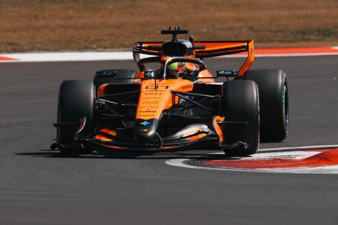 McLaren mantém desempenho competitivo em Xangai com suas duas unidades.