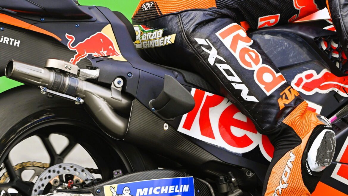 Por que um piloto da KTM não usou 'asas de perna' no MotoGP da Tailândia