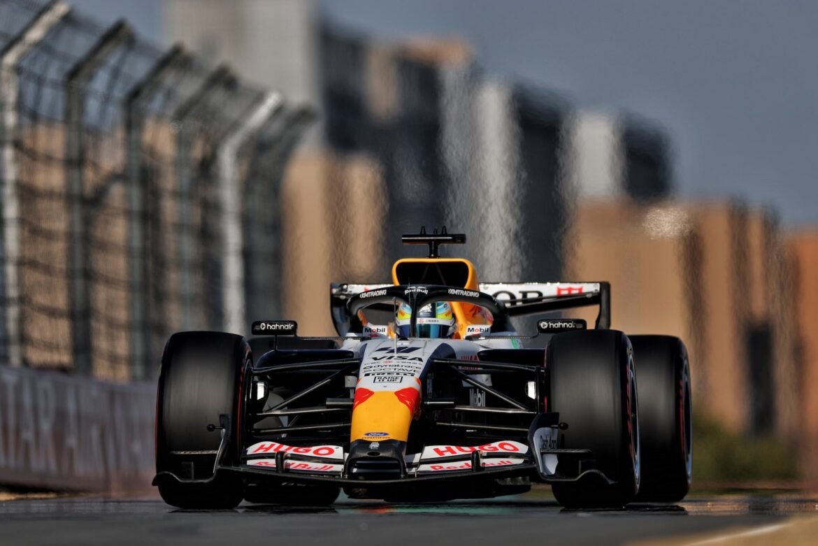 Racing Bulls se destaca na China com excelente performance de Lawson
