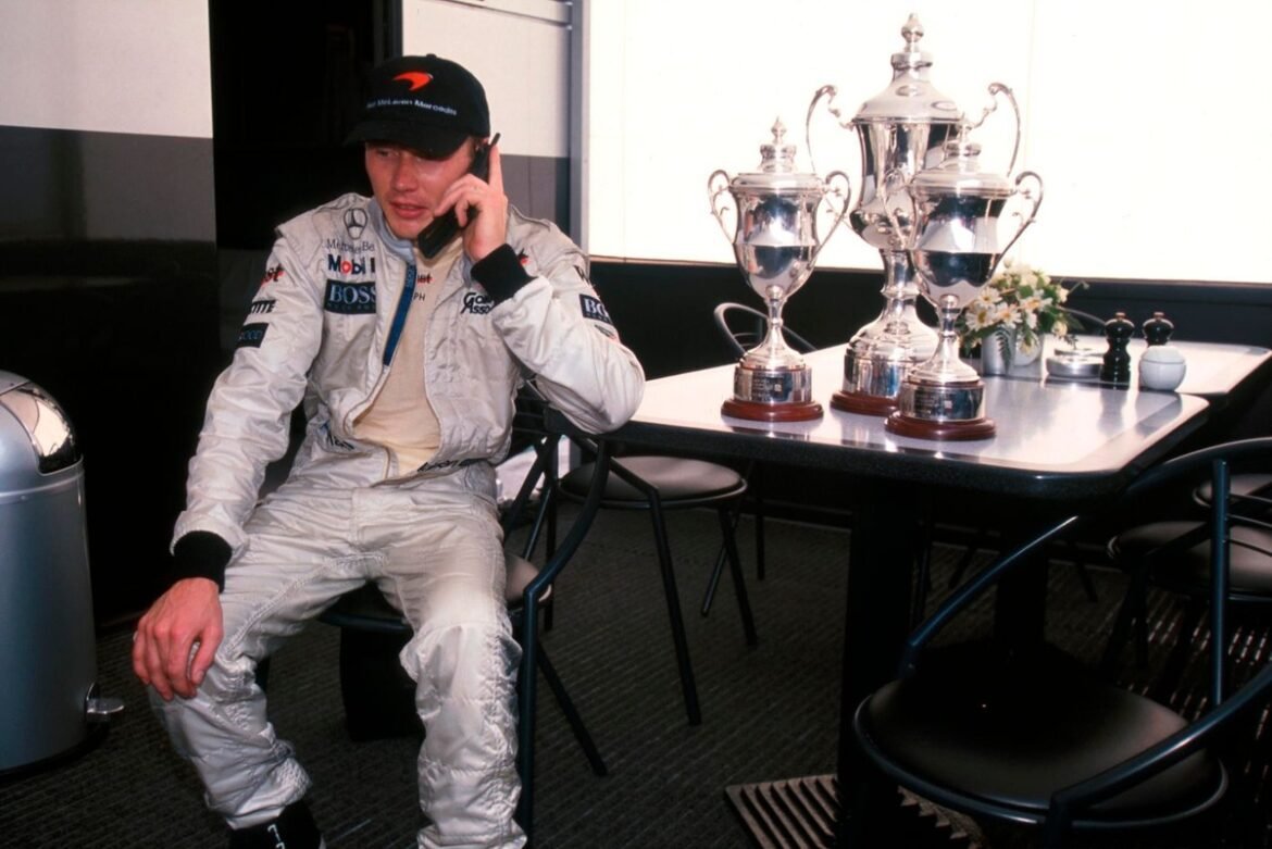 Após Kimi Antonelli, esta é a lista de todos os pilotos da F1 que venceram suas duas primeiras corridas seguidas.