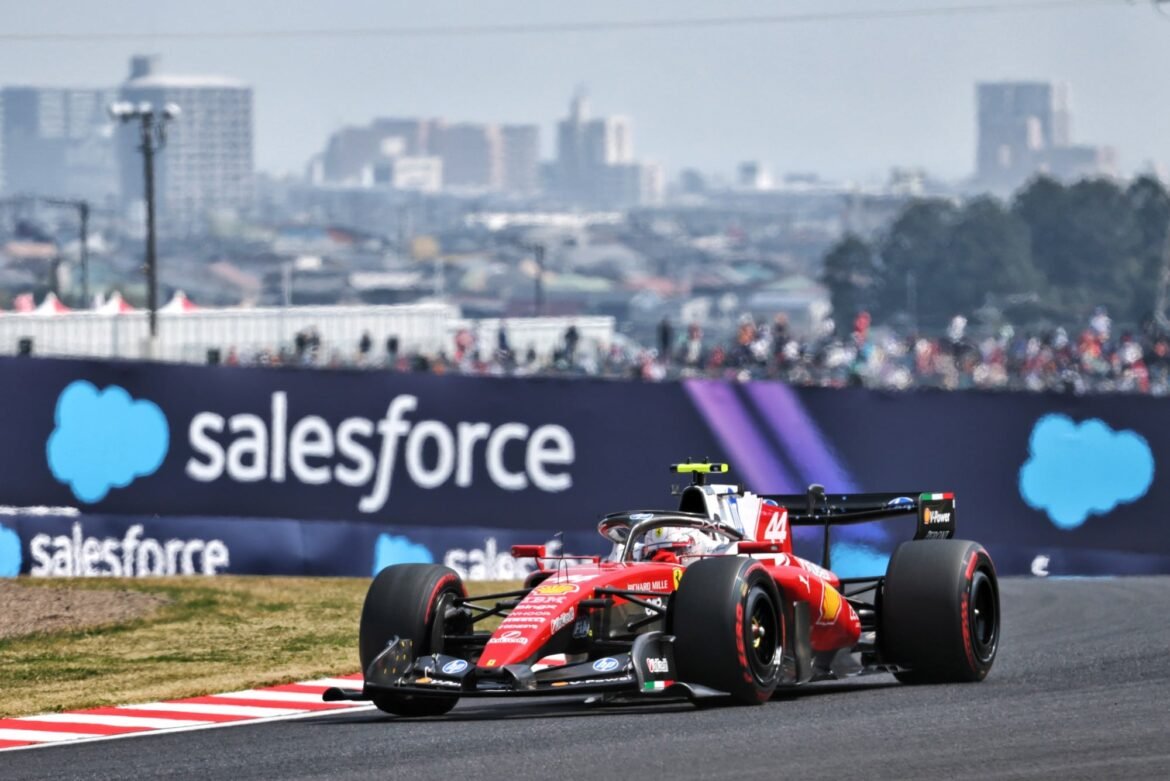 Hamilton critica a ausência de voz dos pilotos nas negociações sobre motores no Brasil.