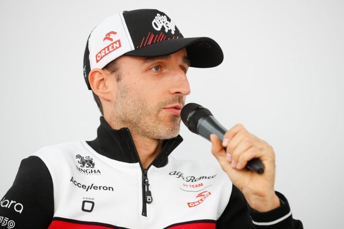 Kubica solicita que Antonelli mantenha o foco na luta pelo campeonato.