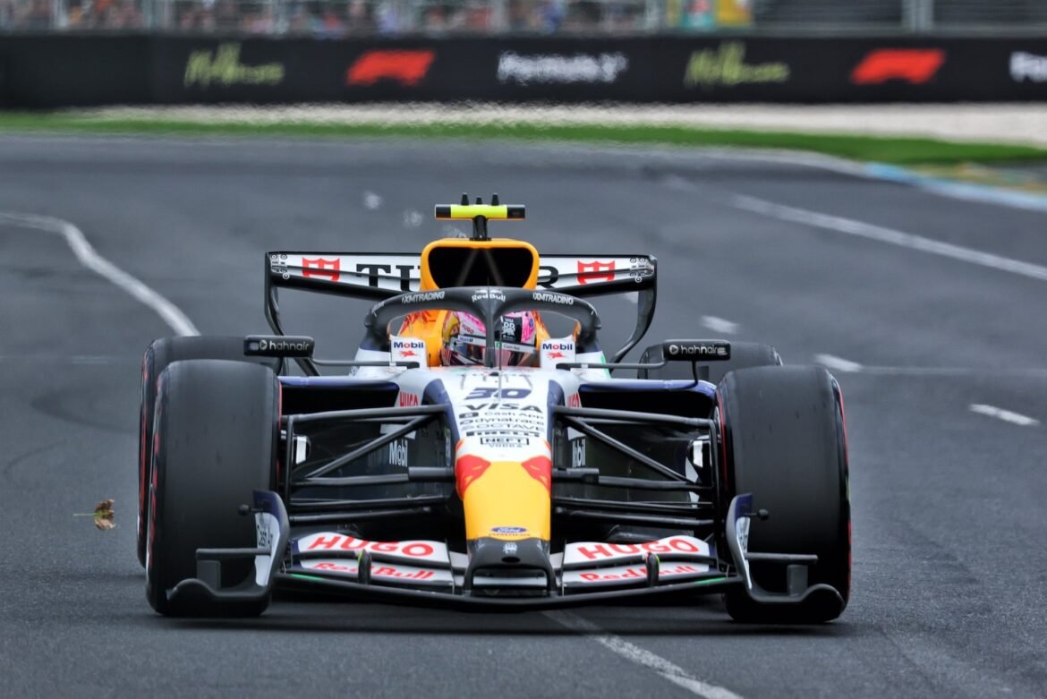 Lawson desmente boatos sobre participar da Supercars neste mês.