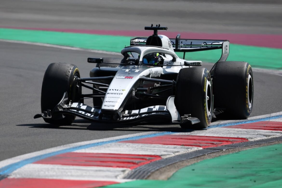 Pérez identifica pontos a serem aprimorados, mas destaca "sinais positivos" da Cadillac.