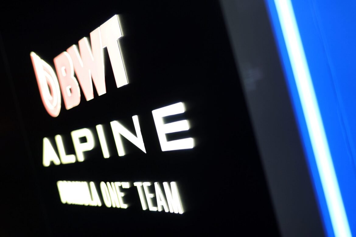 Alpine revela colaboração com a Gucci a partir da temporada de 2027.